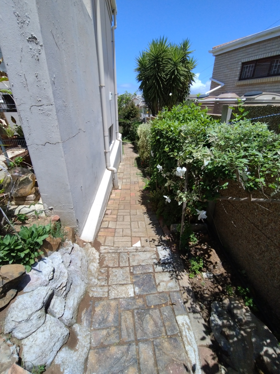 4 Bedroom Property for Sale in Jeffreys Bay Central Eastern Cape